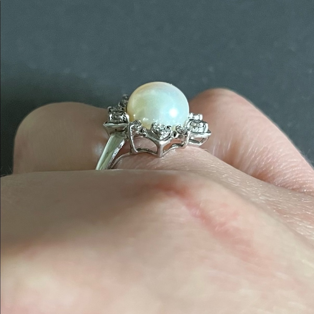 ๐HP๐ Sterling Silver, Imperial Pearl, and Diamond Halo Ring, Size 7 - Picture 9 of 10